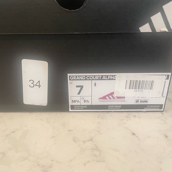 Adidas Women's Magenta Athletic Shoes comes w/ free 6 pack of socks. - Picture 9 of 14